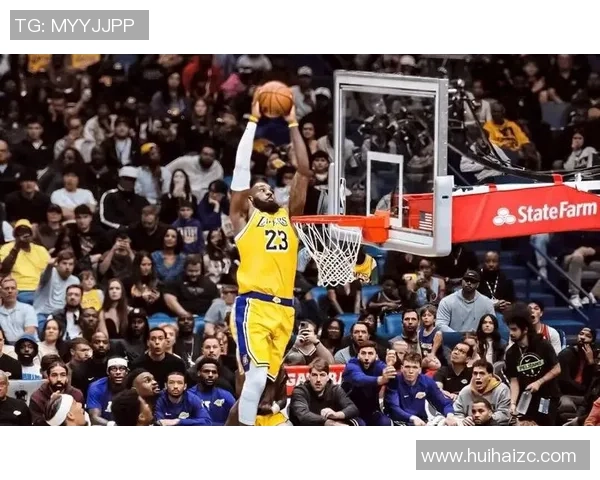 小里弗斯:杜库都能打无球但詹姆斯打不了 因而他无法和东里共存 小里弗斯:杜库都能打无球但詹姆斯打不了 因而他无法和东里共存